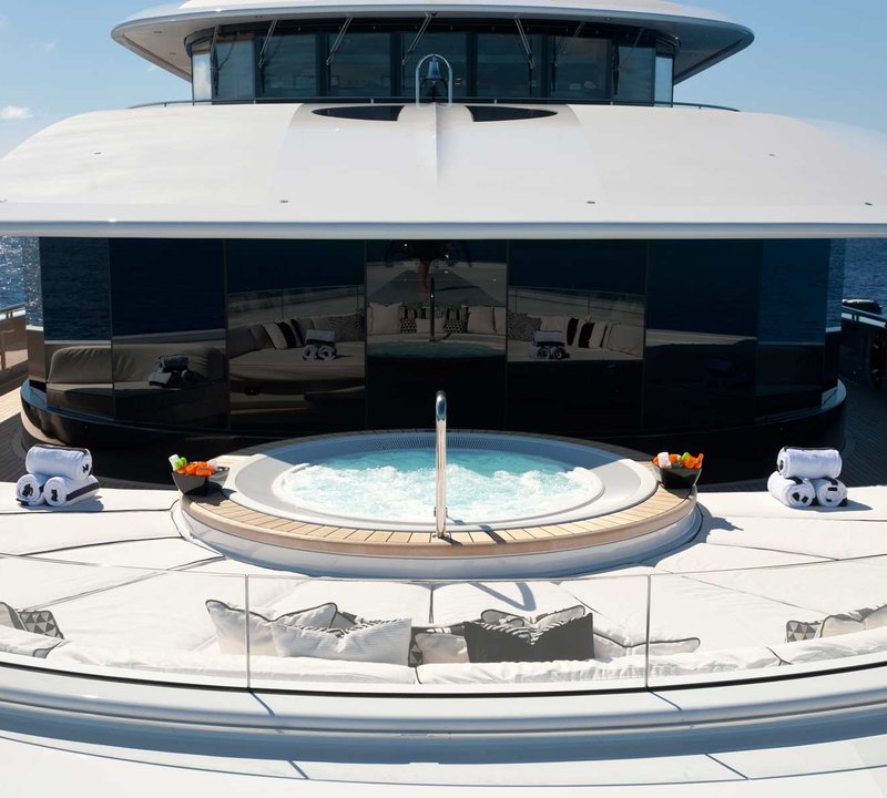 phoenix 2 yacht charter cost